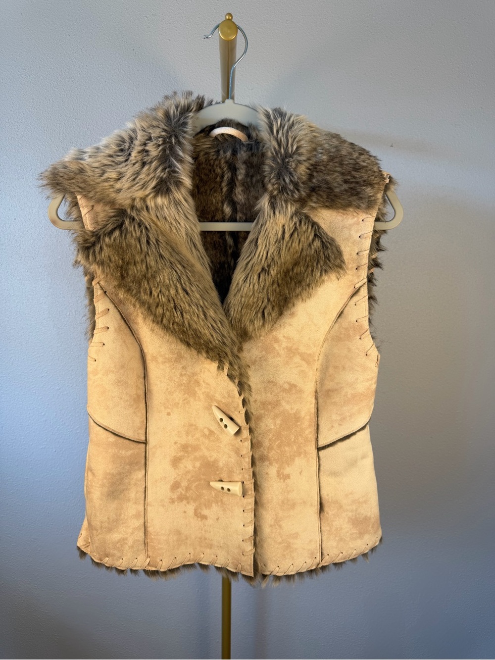Scully Faux Suede Faux Fur Lined Western Toggle Vest Tan Small